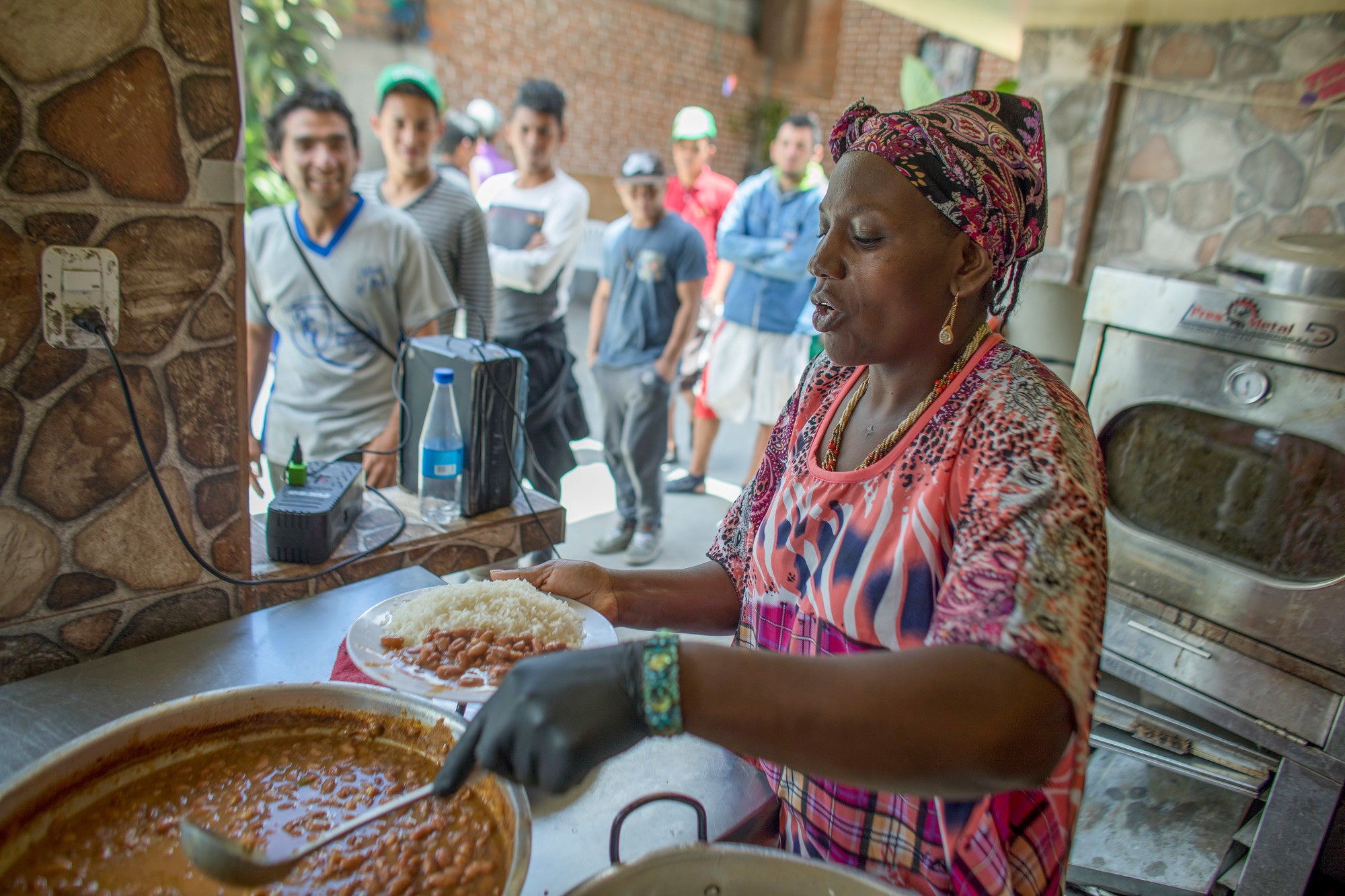 Carmen ha proporcionado comida, refugio y otras necesidades a miles de venezolanos que han pasado por Ibarra en la región norte de Ecuador en los últimos dos años. Foto: Josh Estey / CARE