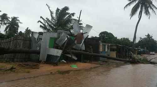 Cyclone Dineo is beginning to impact Maxixe Inhambane Province in Mozambique. Credit:Aderito Bie/CARE