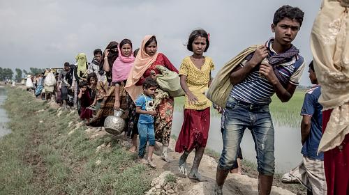 Myanmar refugees arrive in Bangladesh