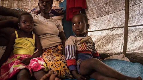 Refugiados da RDC em Uganda, Zâmbia, com necessidade urgente de ajuda