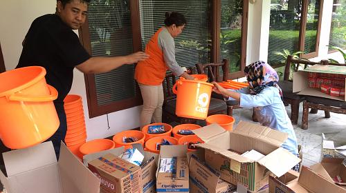 Indonésie, CARE se prépare à la distribution des articles de secours
