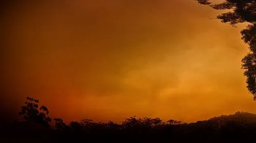 Smoke from bushfires in Gosford, NSW, Australia. Photo: Rob Russell/CC