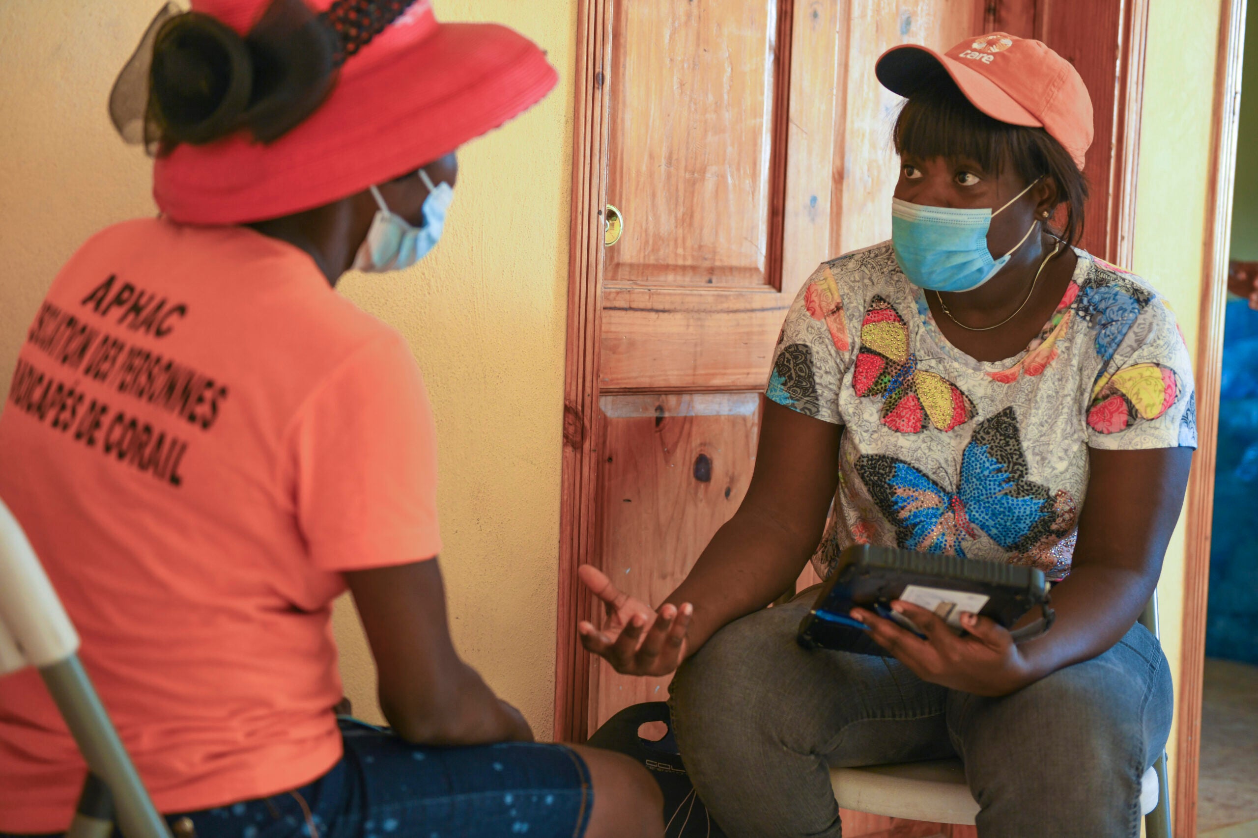 A equipe da CARE conduz uma análise rápida de gênero na cidade de Corail no distrito de Grand'Anse