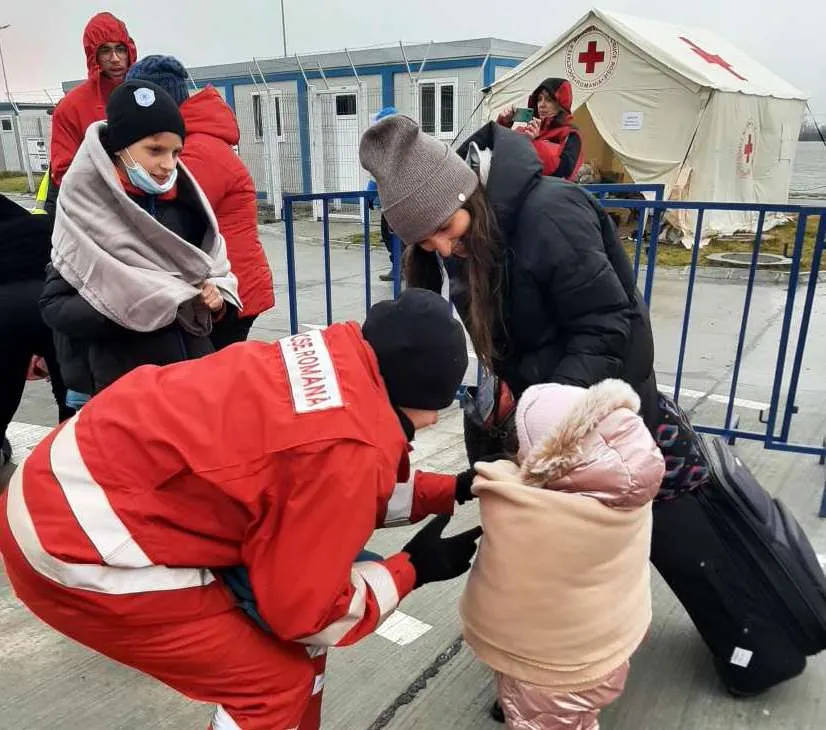 Passage de la frontière ukrainienne d'Isaccea distribution d'aide aux réfugiés ukrainiens.