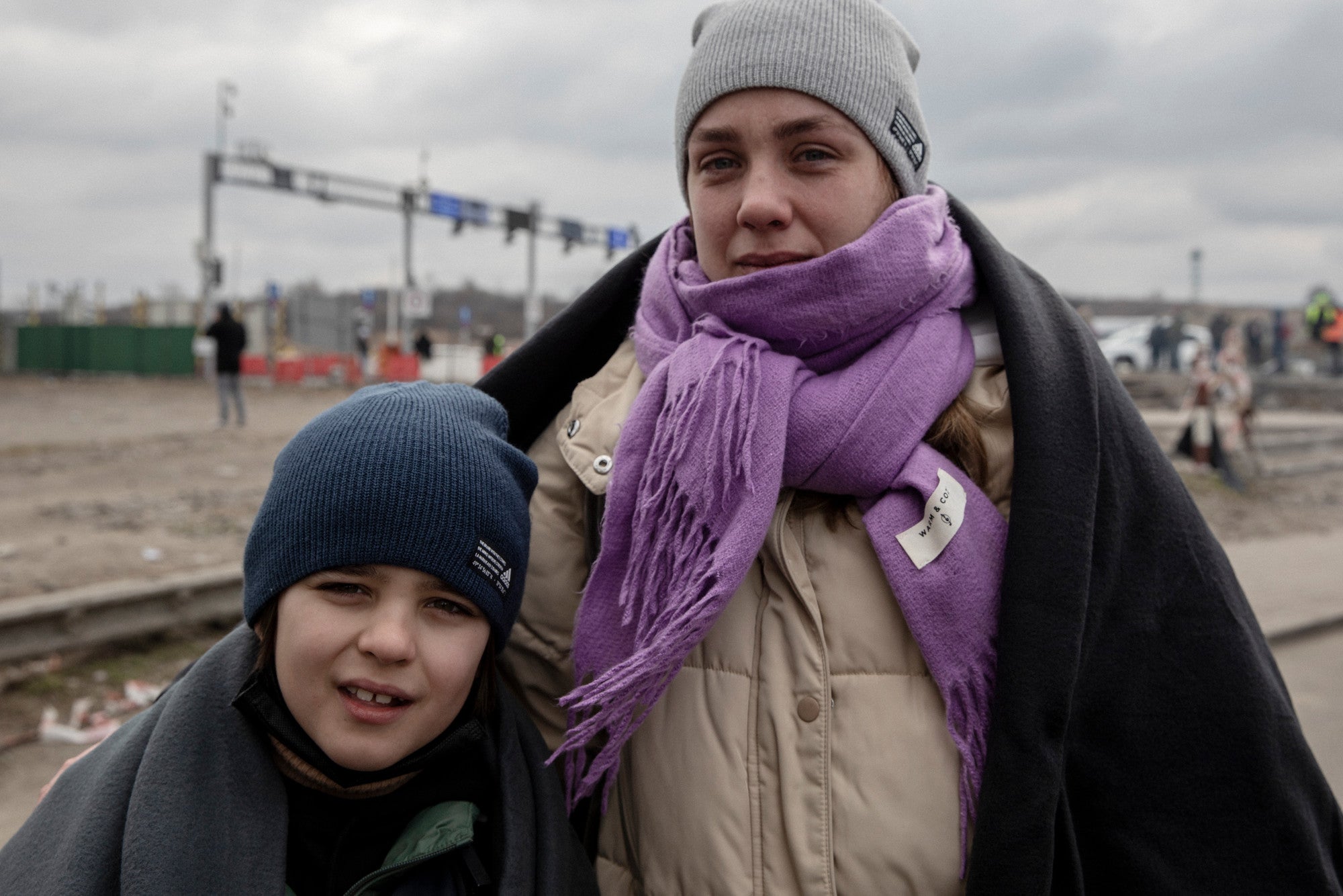 Image de réfugiés ukrainiens à la frontière polonaise