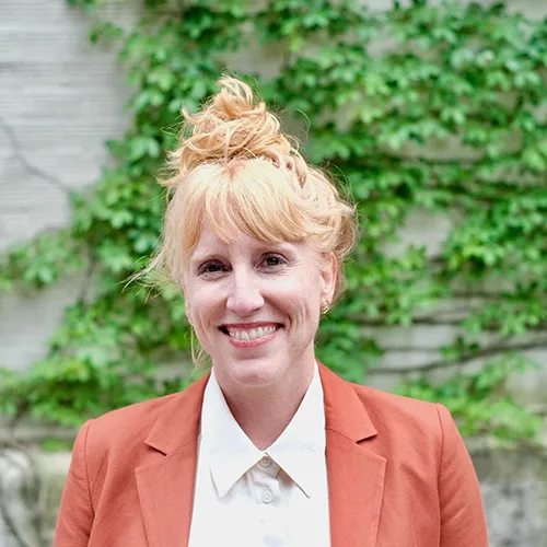Stacy Aldinger headshot