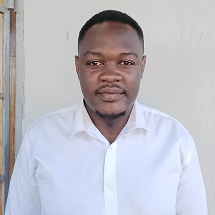 Ernest Mambo headshot